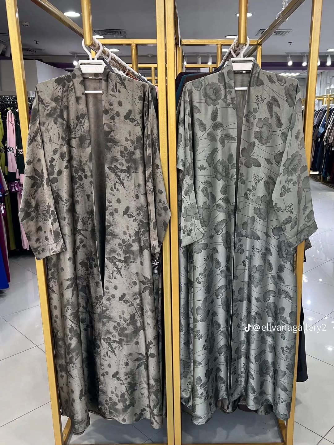 Elegant Saudi Style Printed Abaya